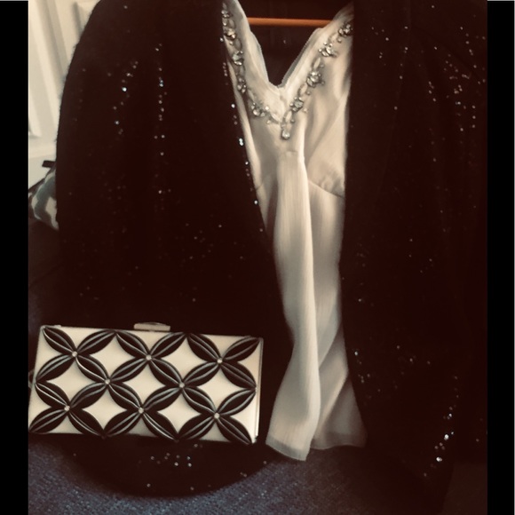 SOLD 🎉NWT Kate Landry  Beautiful Purse White & Black  Clutch - Picture 8 of 8